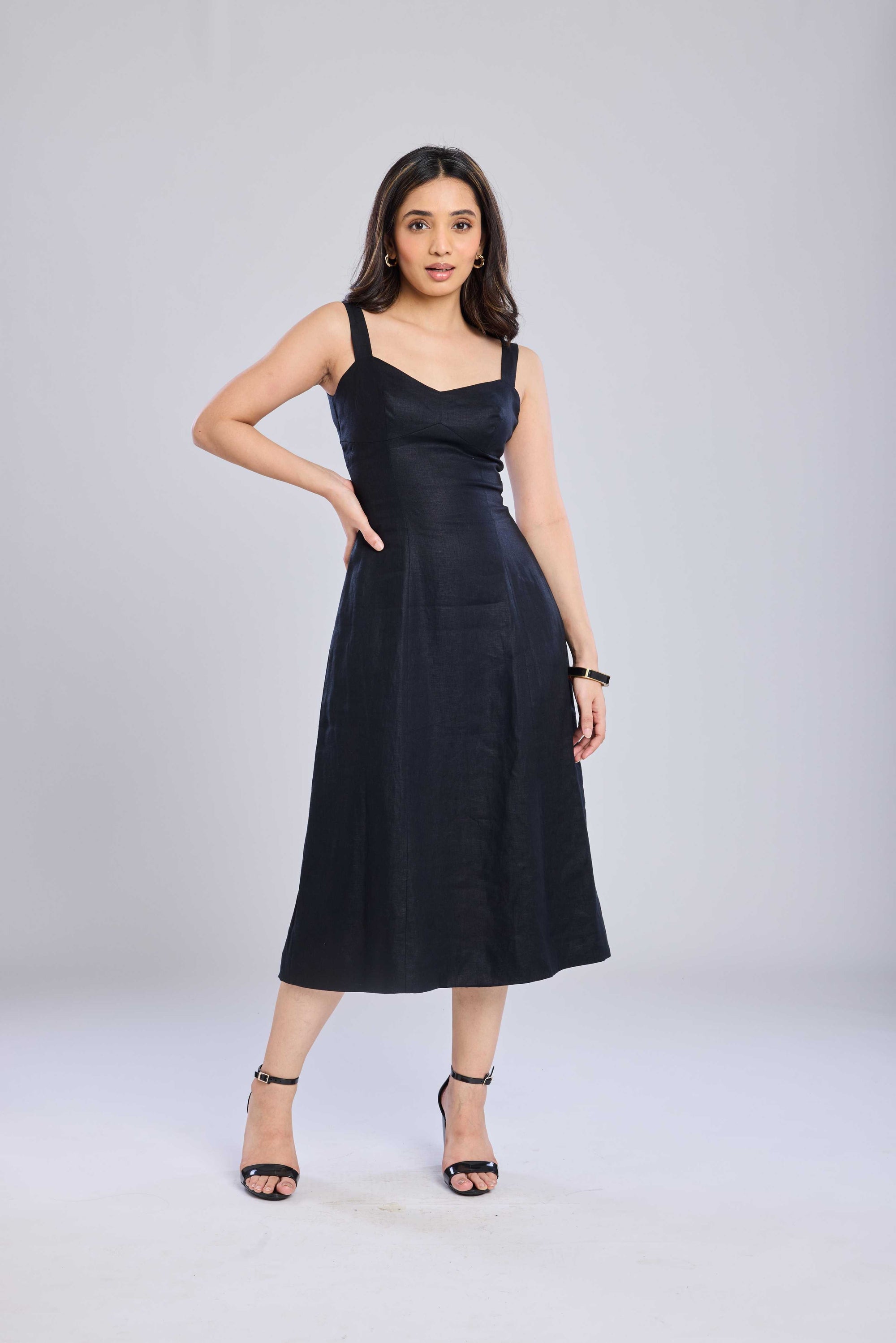Ms.V Sweetheart Neck Midi Dress