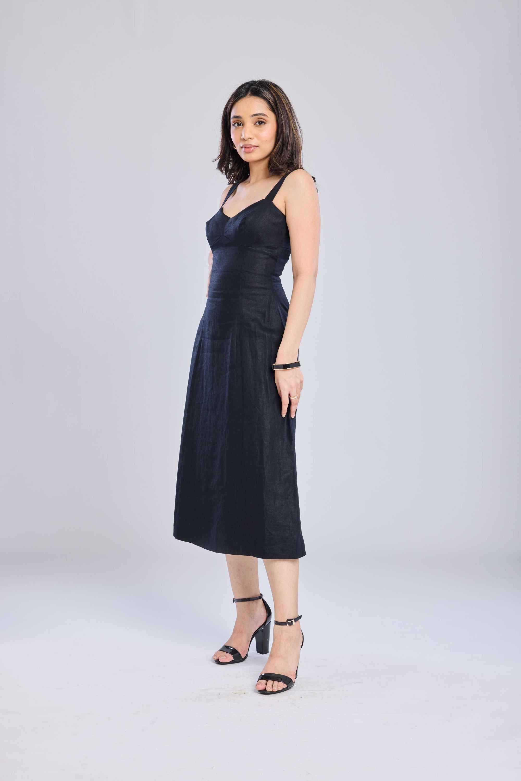 Ms.V Sweetheart Neck Midi Dress