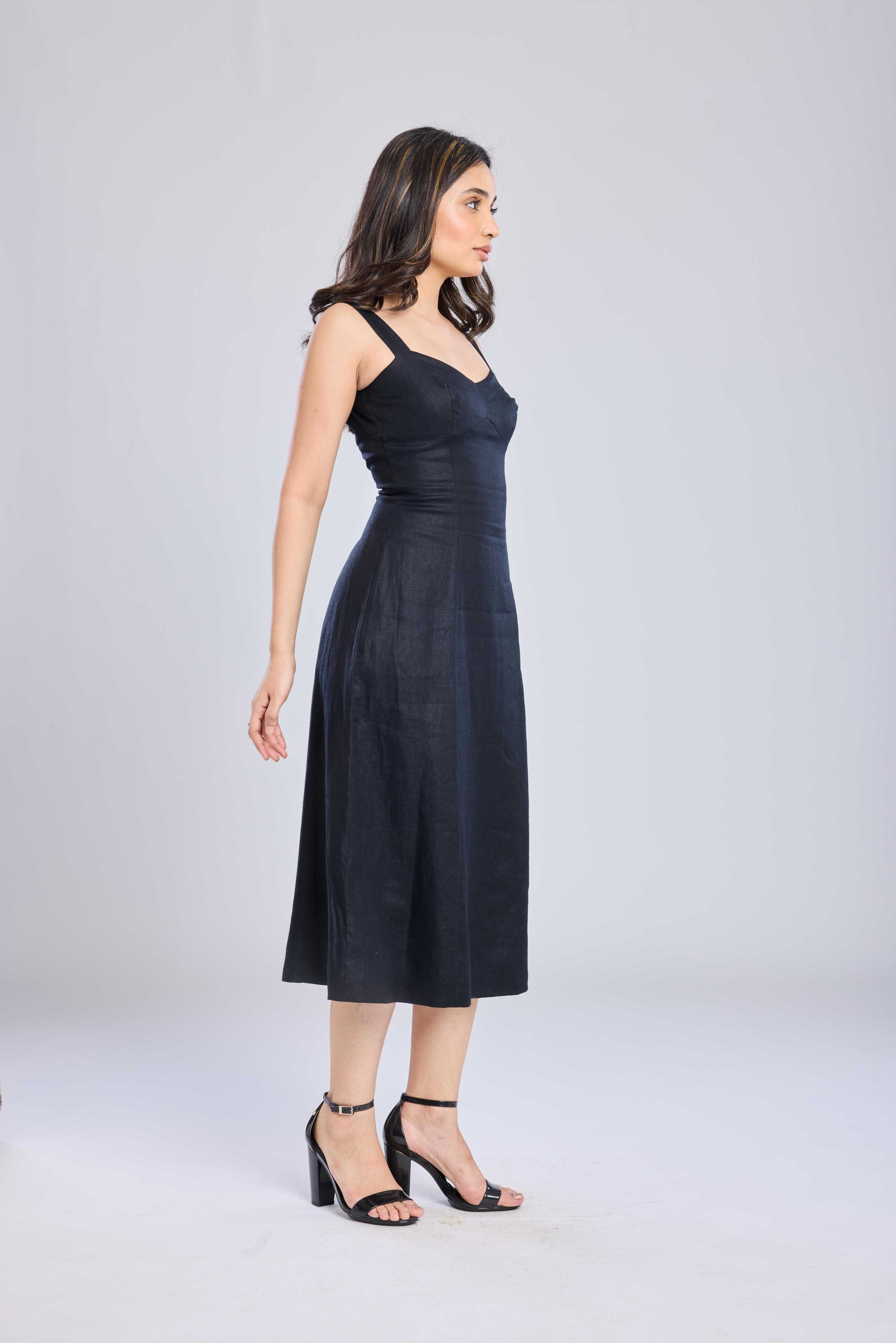 Ms.V Sweetheart Neck Midi Dress