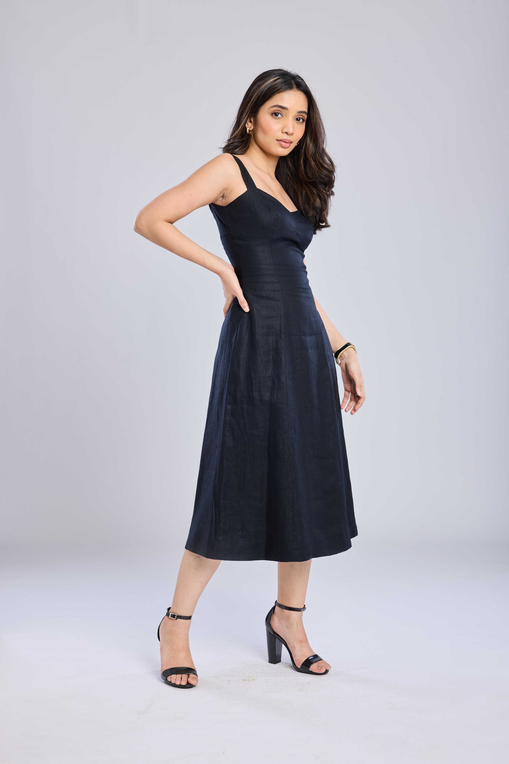 Ms.V Sweetheart Neck Midi Dress