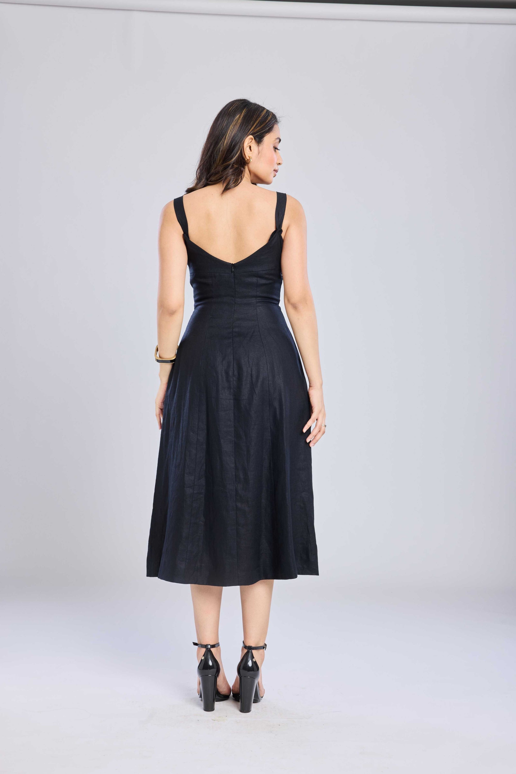 Ms.V Sweetheart Neck Midi Dress